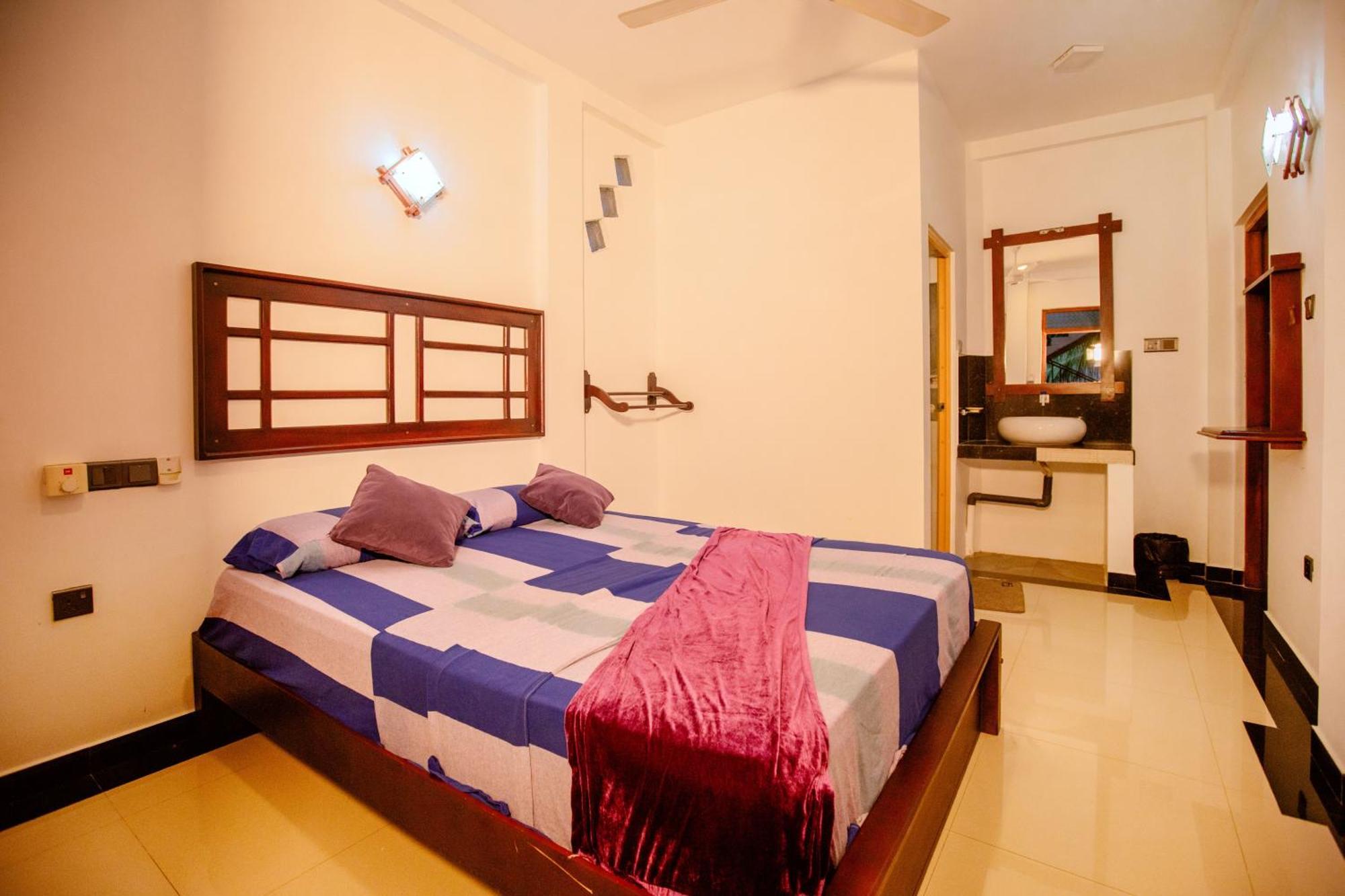 Yala River Face Inn Tissamaharama Bagian luar foto