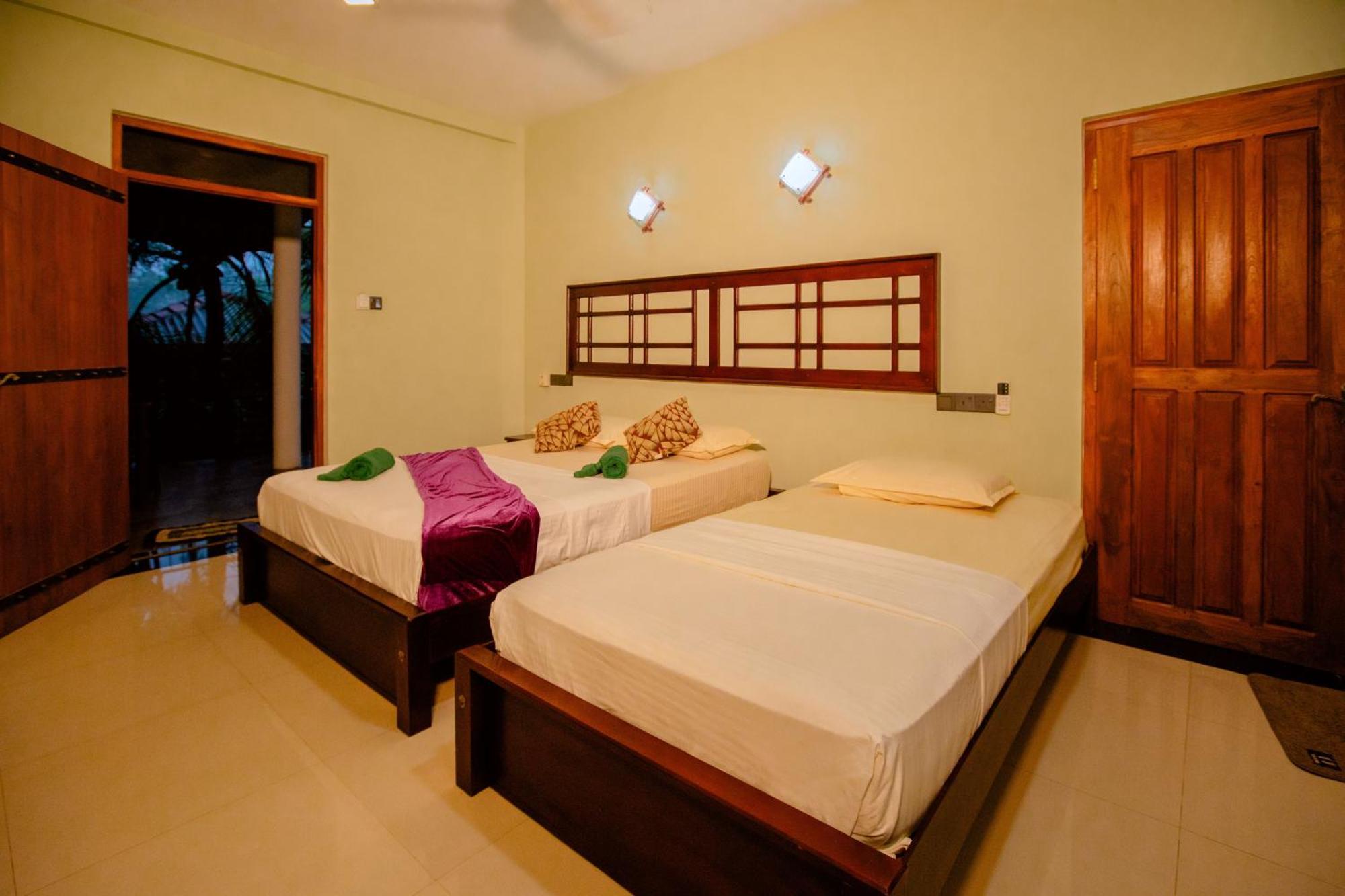 Yala River Face Inn Tissamaharama Bagian luar foto