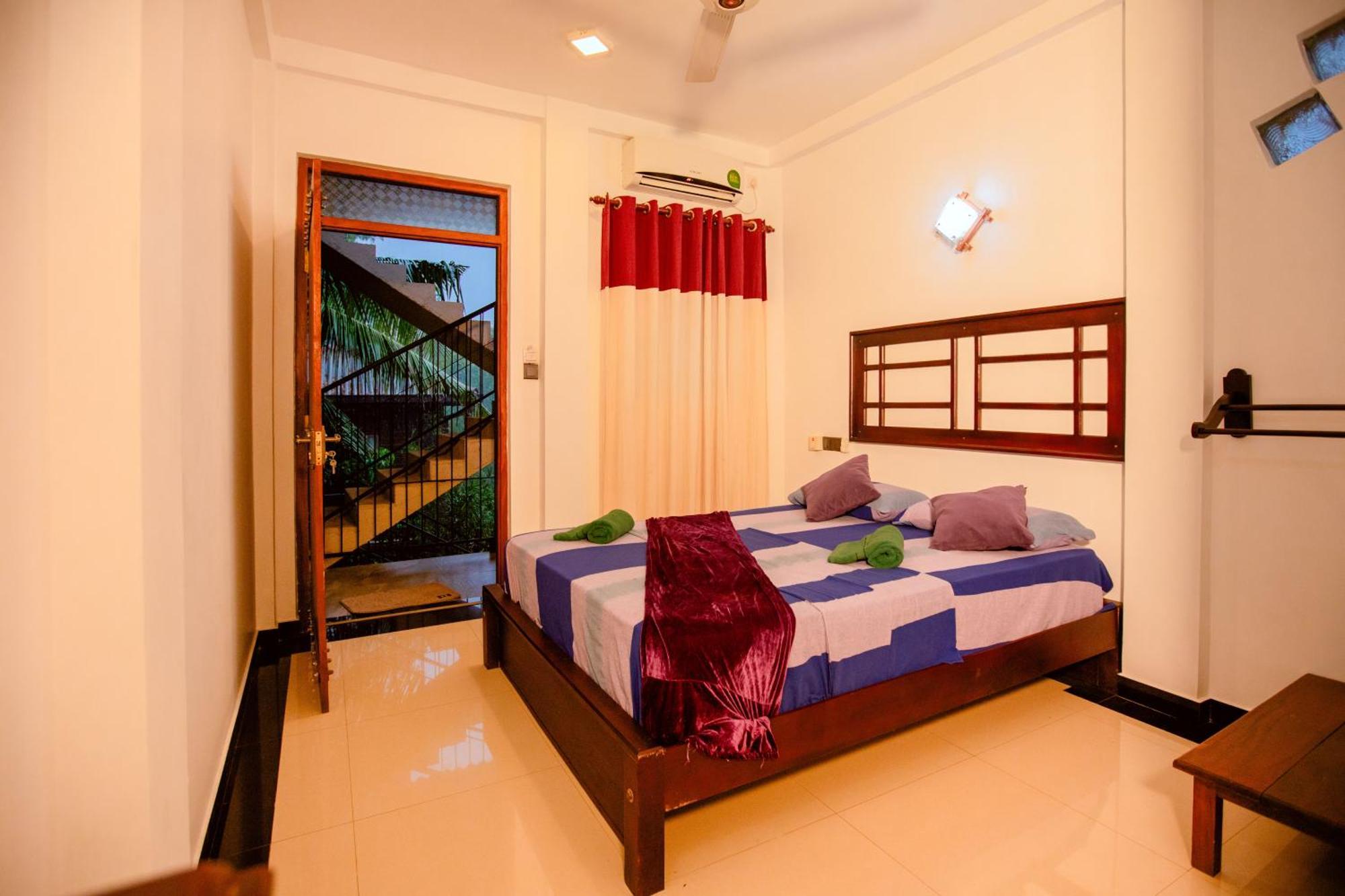 Yala River Face Inn Tissamaharama Bagian luar foto