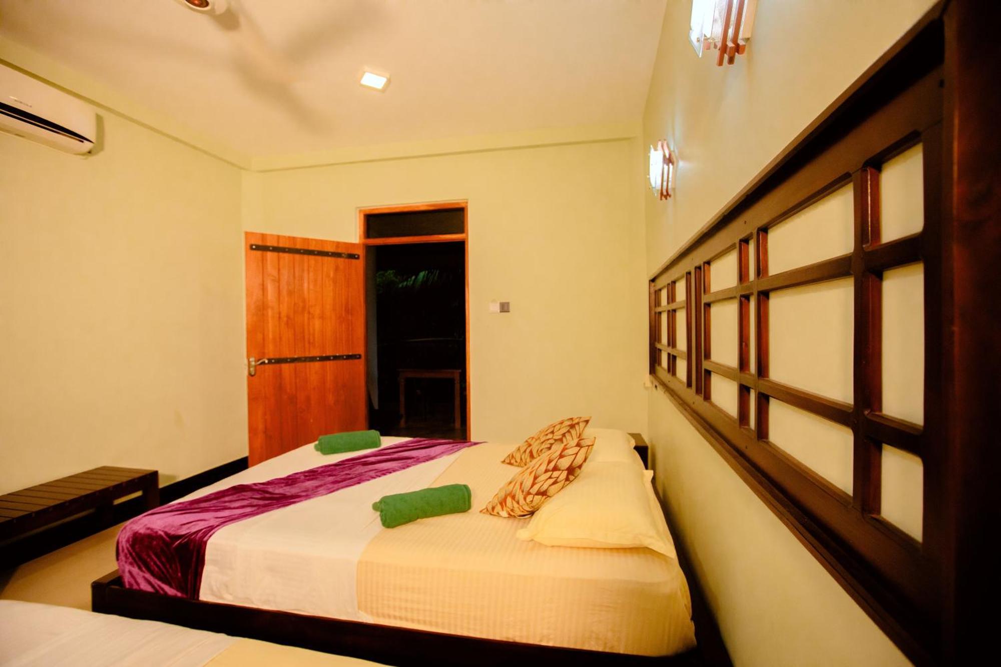 Yala River Face Inn Tissamaharama Bagian luar foto