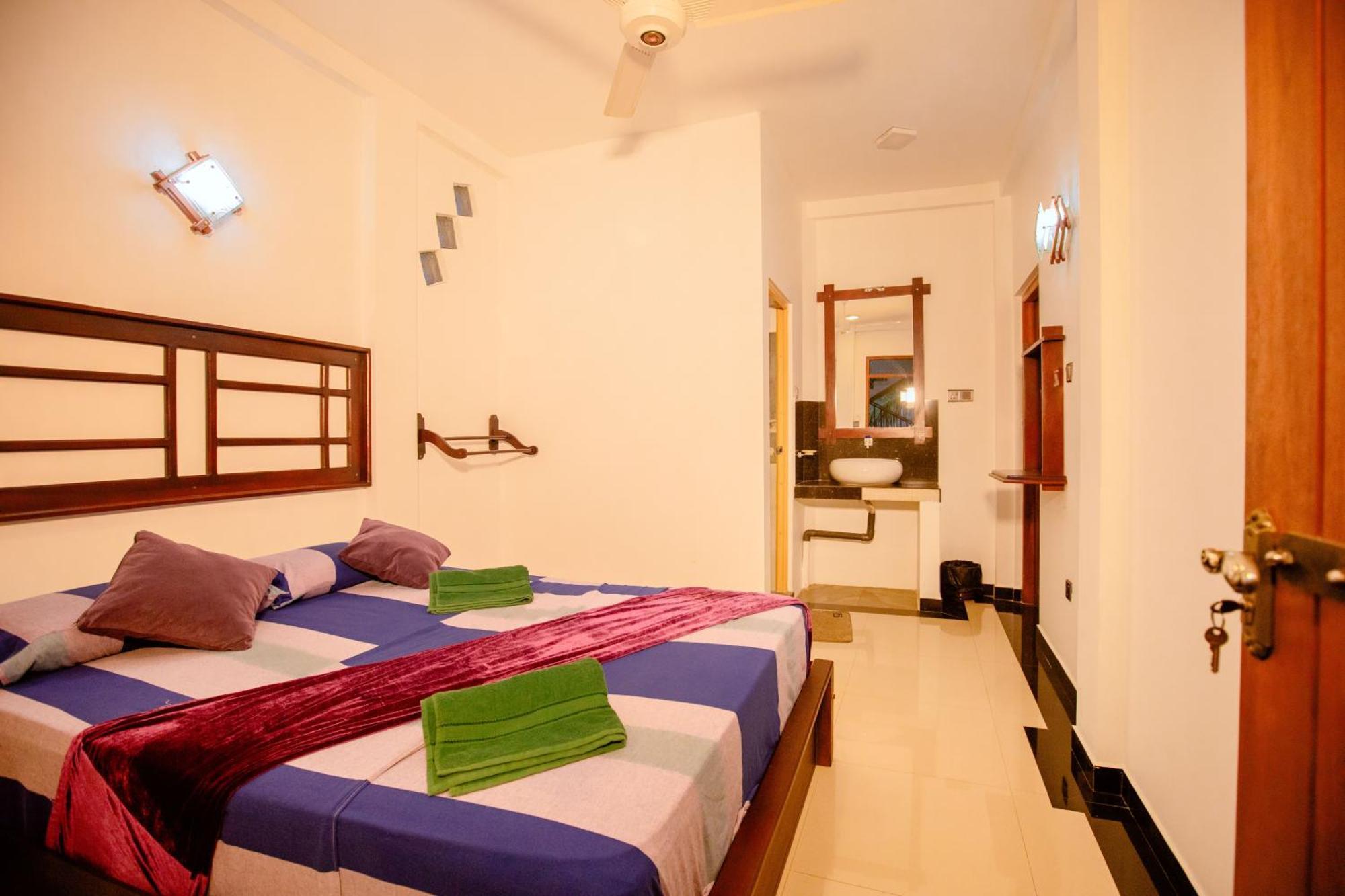 Yala River Face Inn Tissamaharama Bagian luar foto