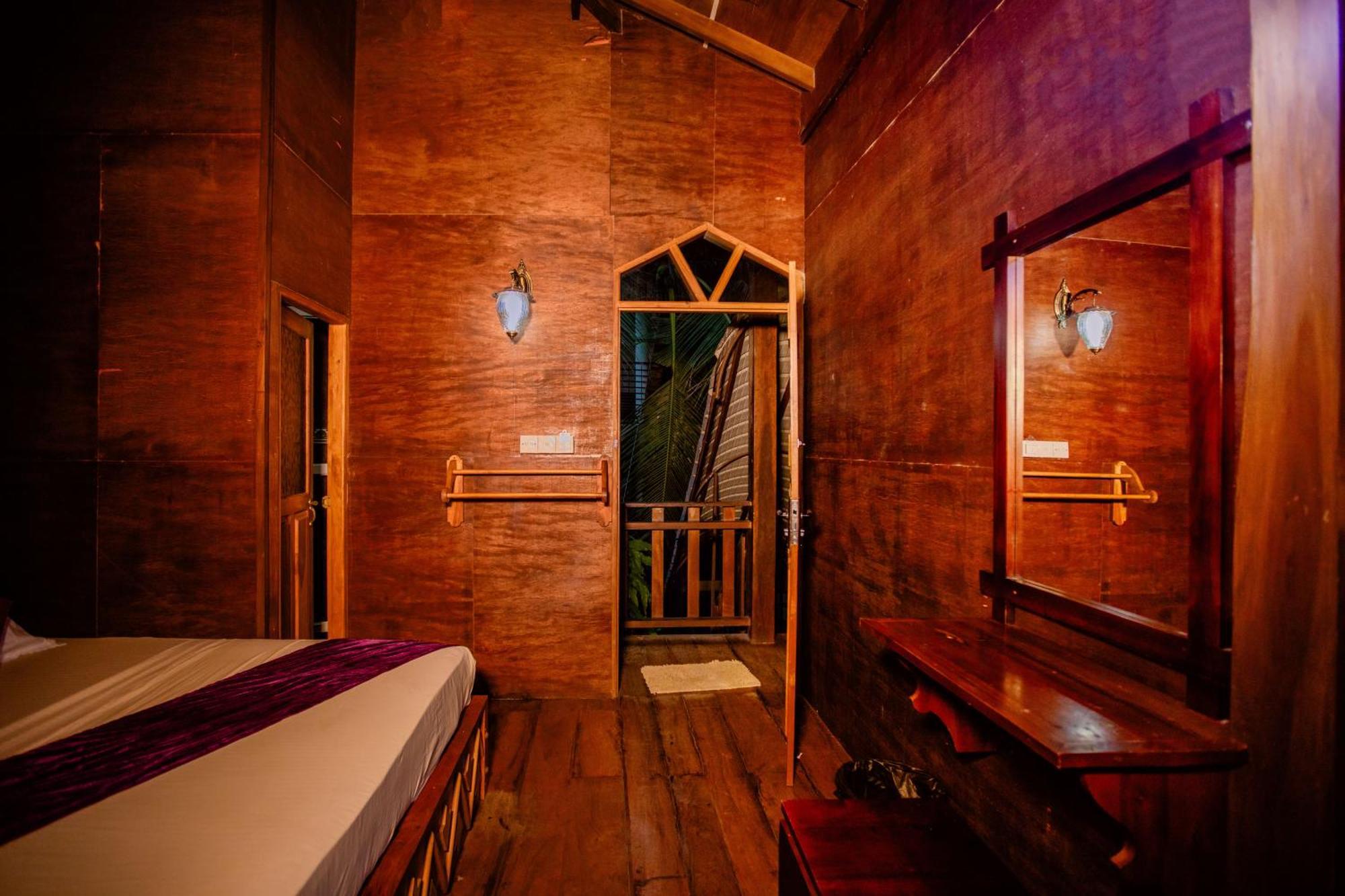 Yala River Face Inn Tissamaharama Bagian luar foto