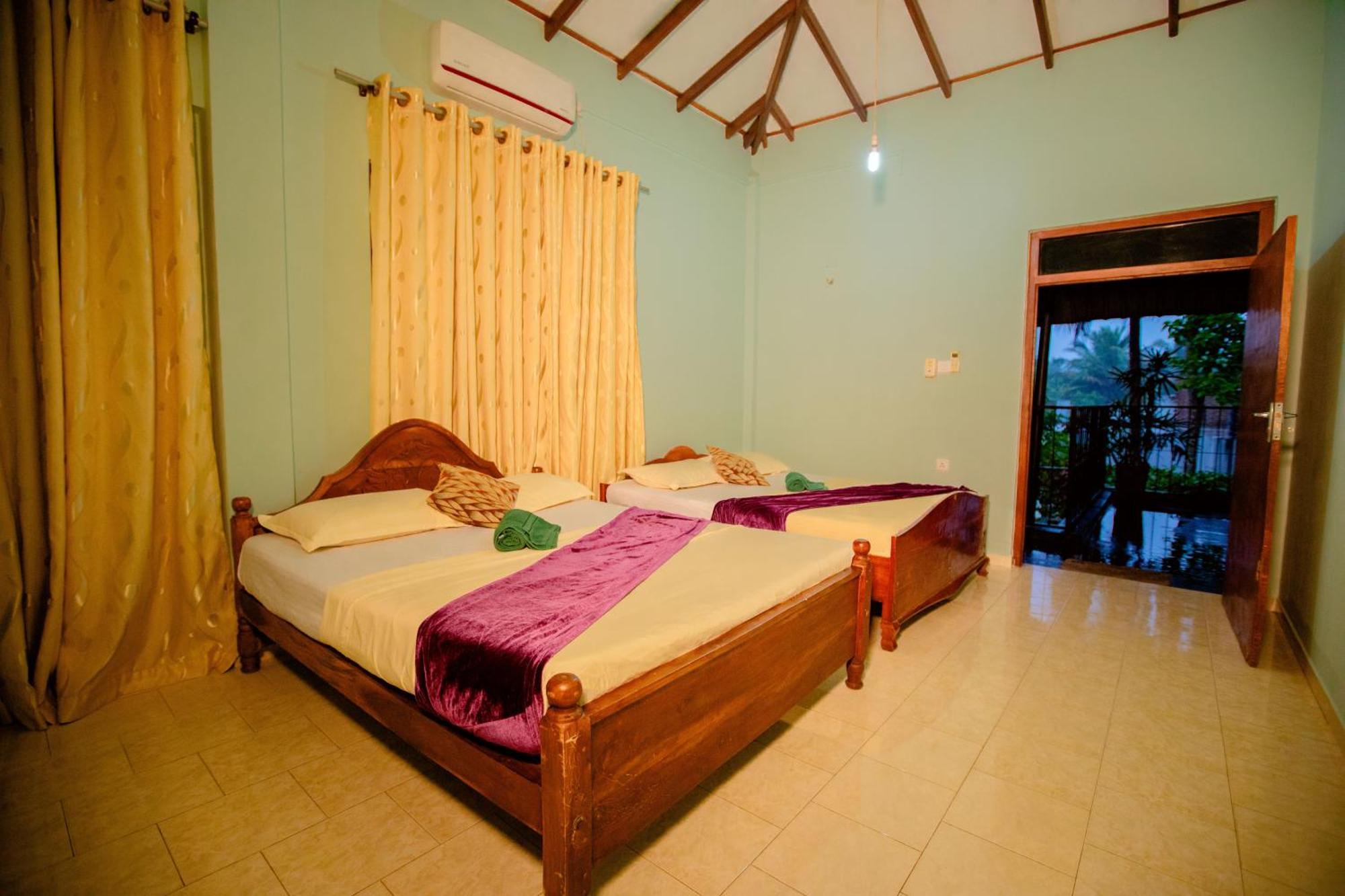 Yala River Face Inn Tissamaharama Bagian luar foto