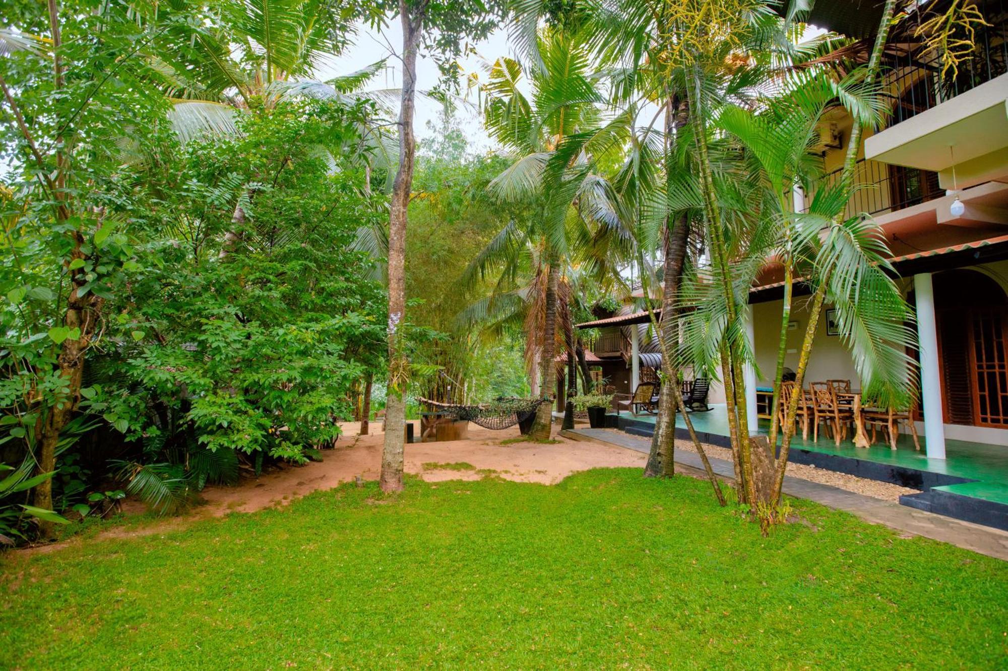 Yala River Face Inn Tissamaharama Bagian luar foto