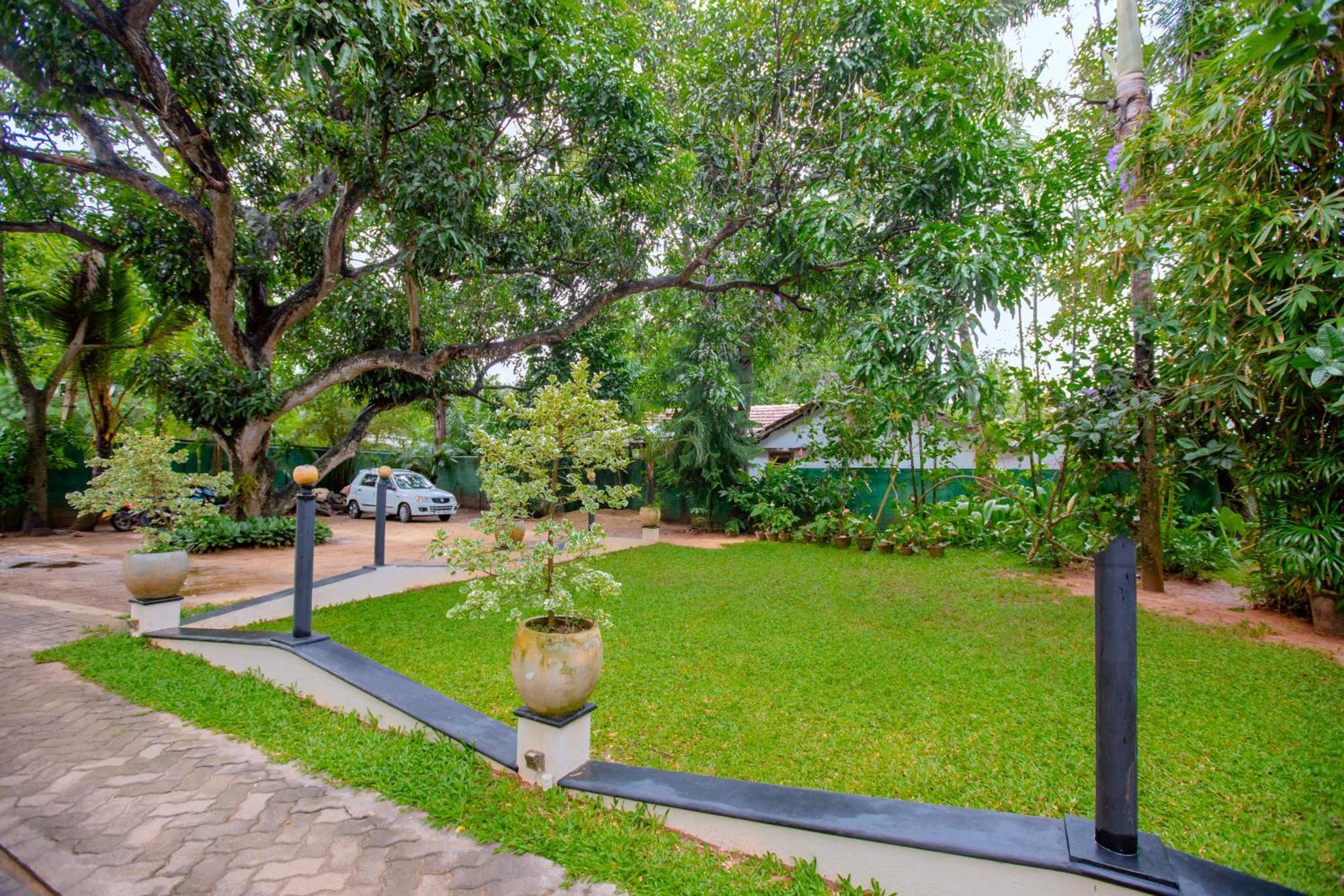 Yala River Face Inn Tissamaharama Bagian luar foto