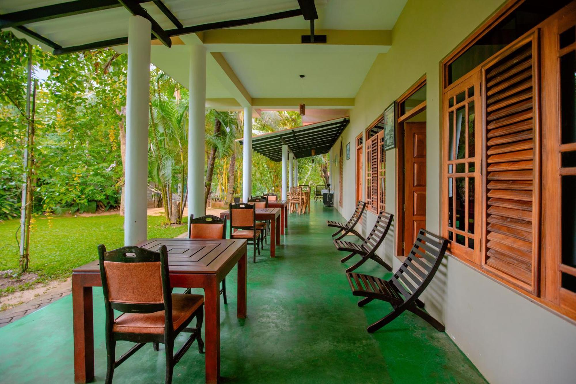 Yala River Face Inn Tissamaharama Bagian luar foto