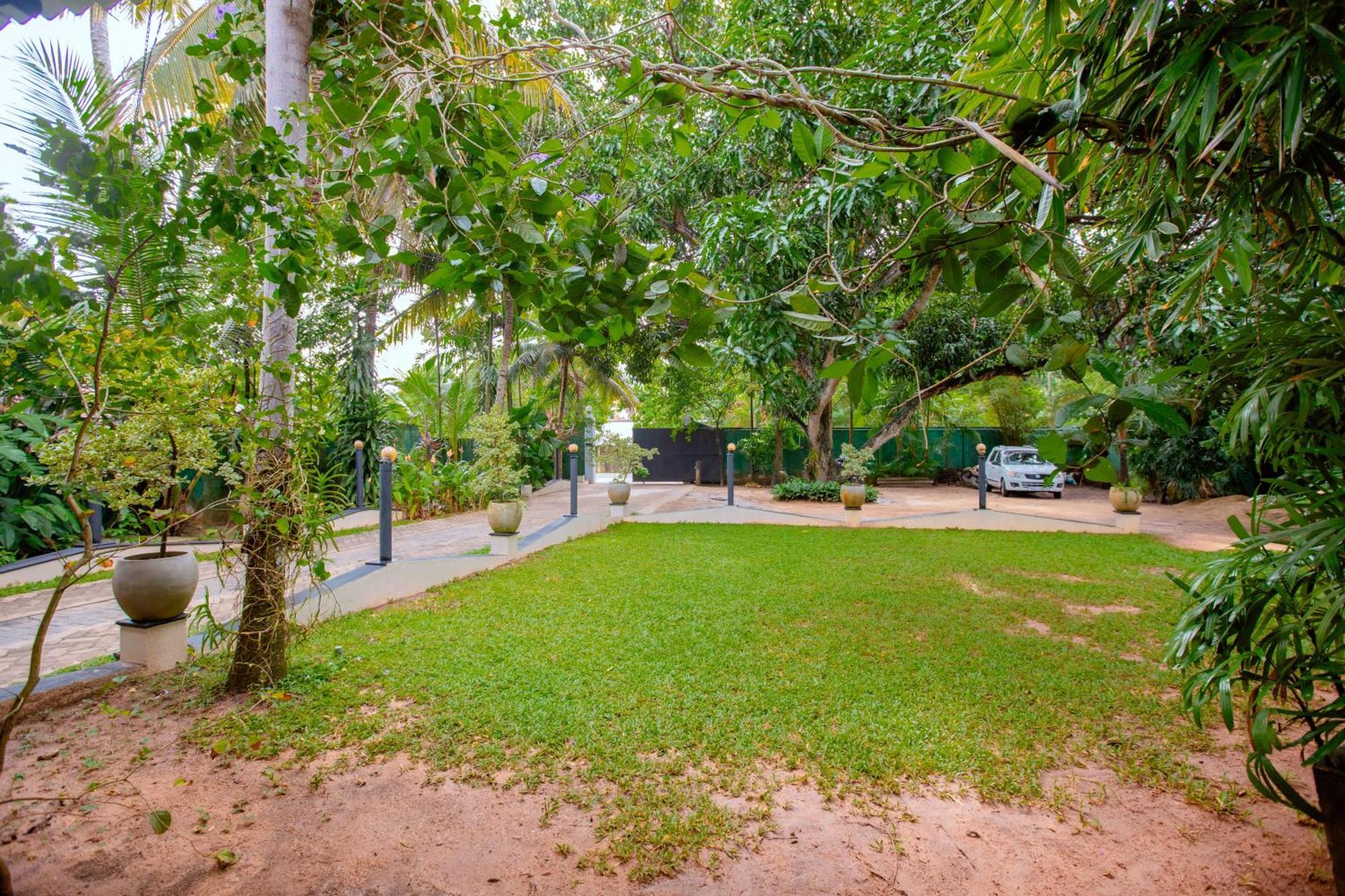 Yala River Face Inn Tissamaharama Bagian luar foto