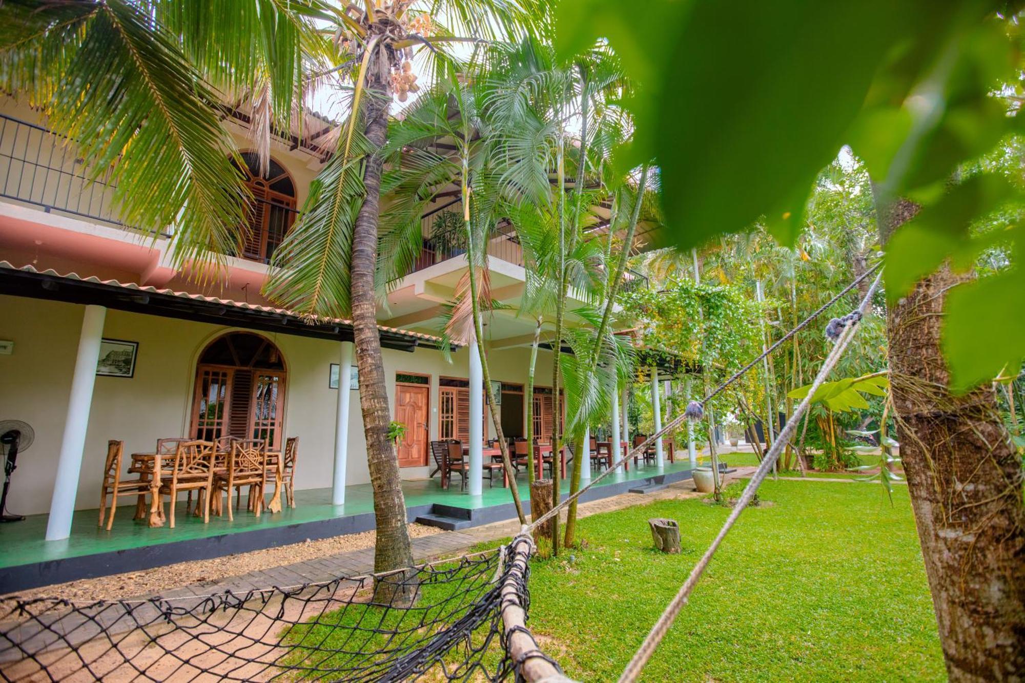 Yala River Face Inn Tissamaharama Bagian luar foto