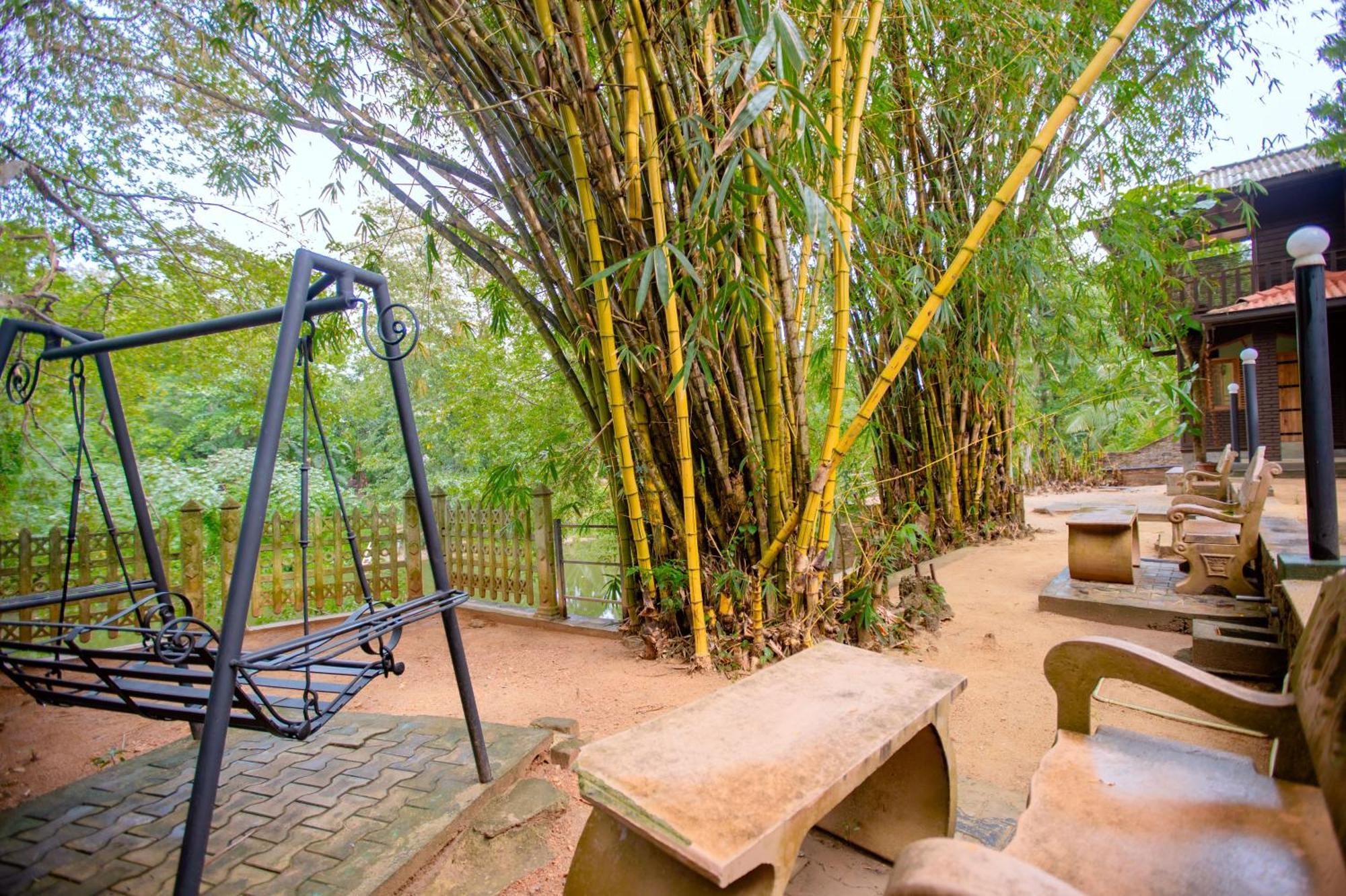 Yala River Face Inn Tissamaharama Bagian luar foto