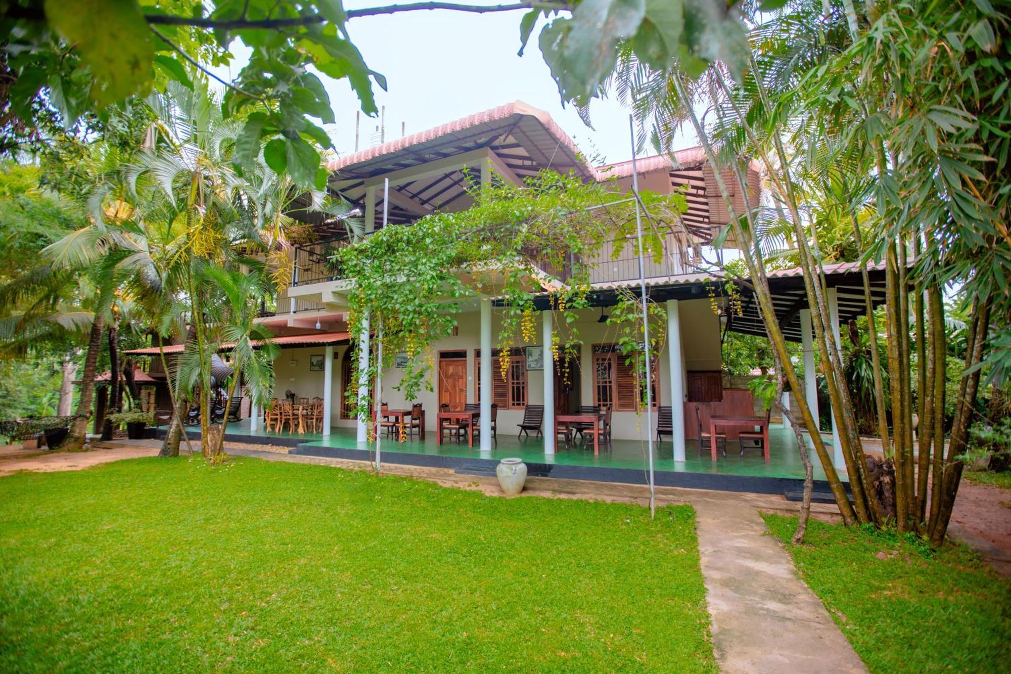 Yala River Face Inn Tissamaharama Bagian luar foto