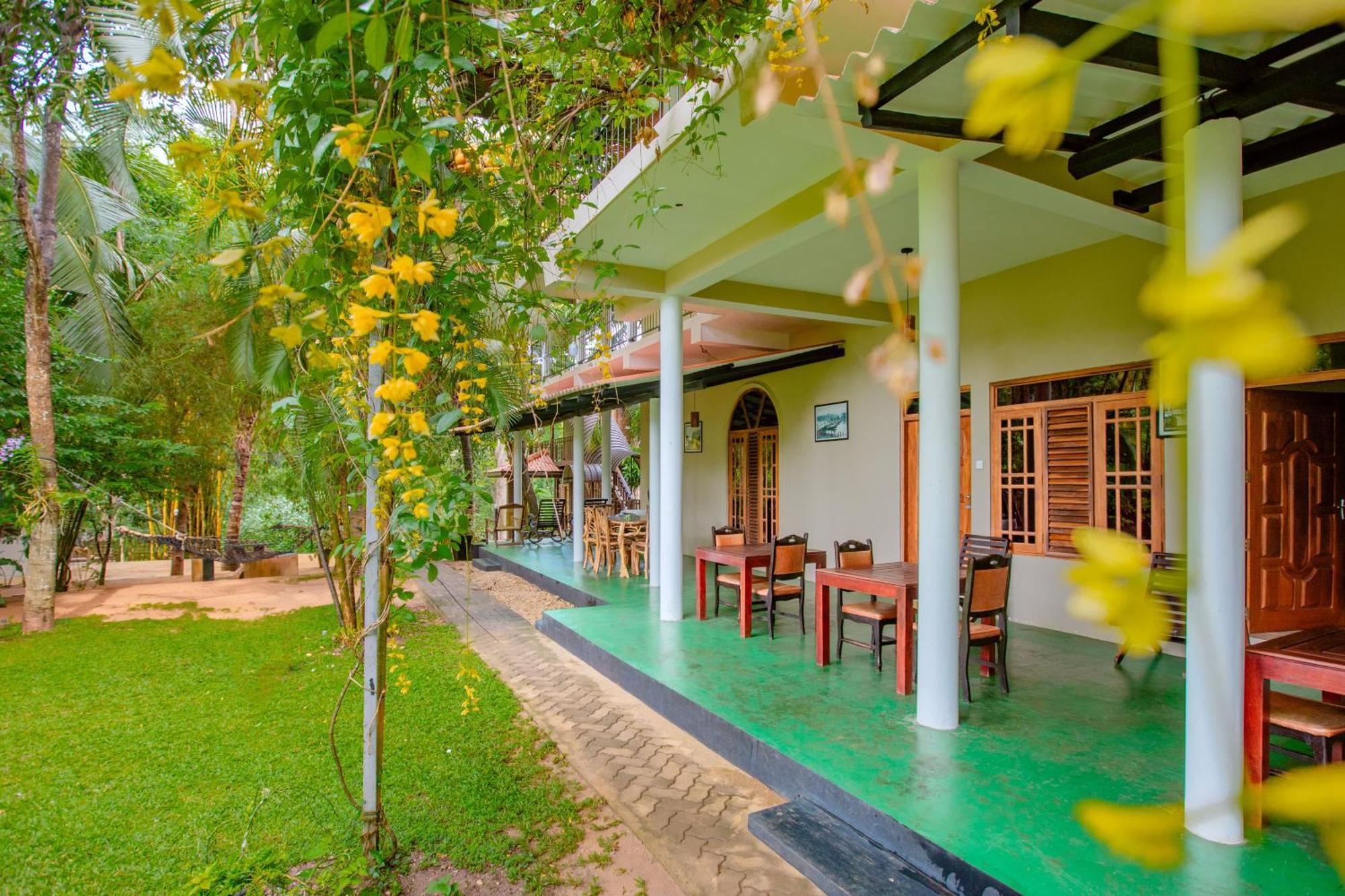 Yala River Face Inn Tissamaharama Bagian luar foto