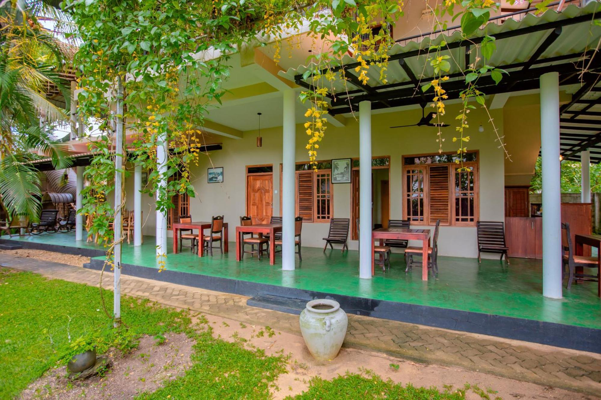 Yala River Face Inn Tissamaharama Bagian luar foto