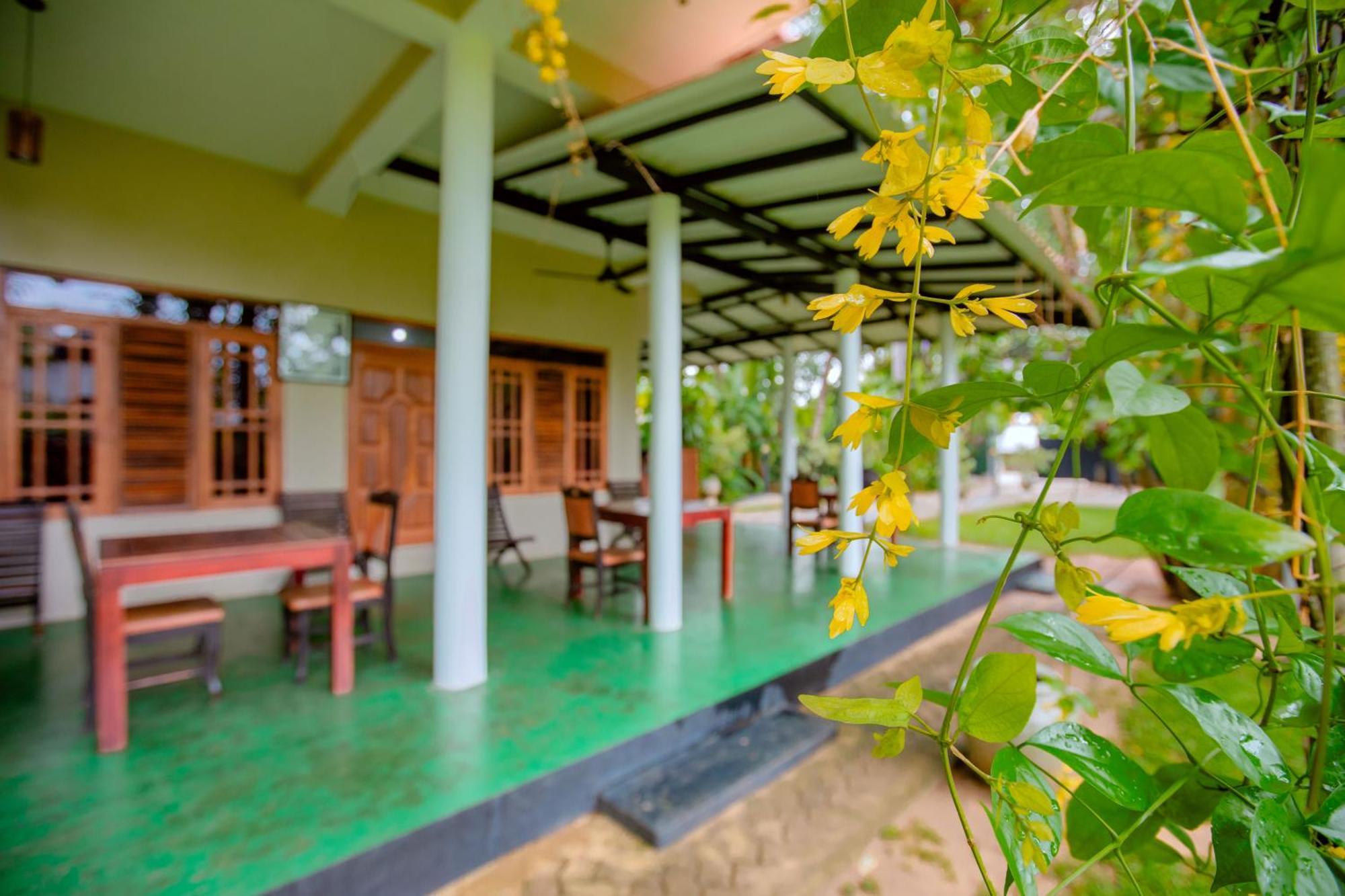 Yala River Face Inn Tissamaharama Bagian luar foto