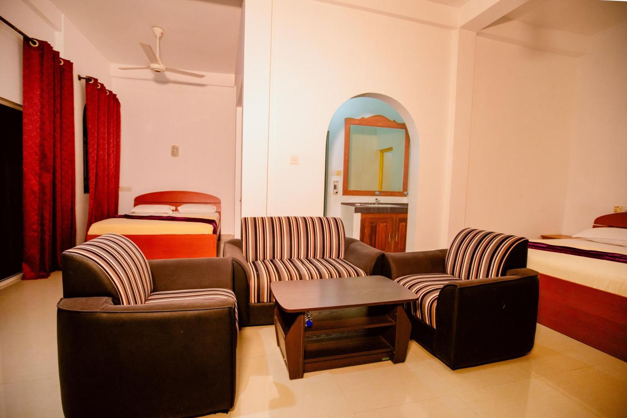 Yala River Face Inn Tissamaharama Bagian luar foto