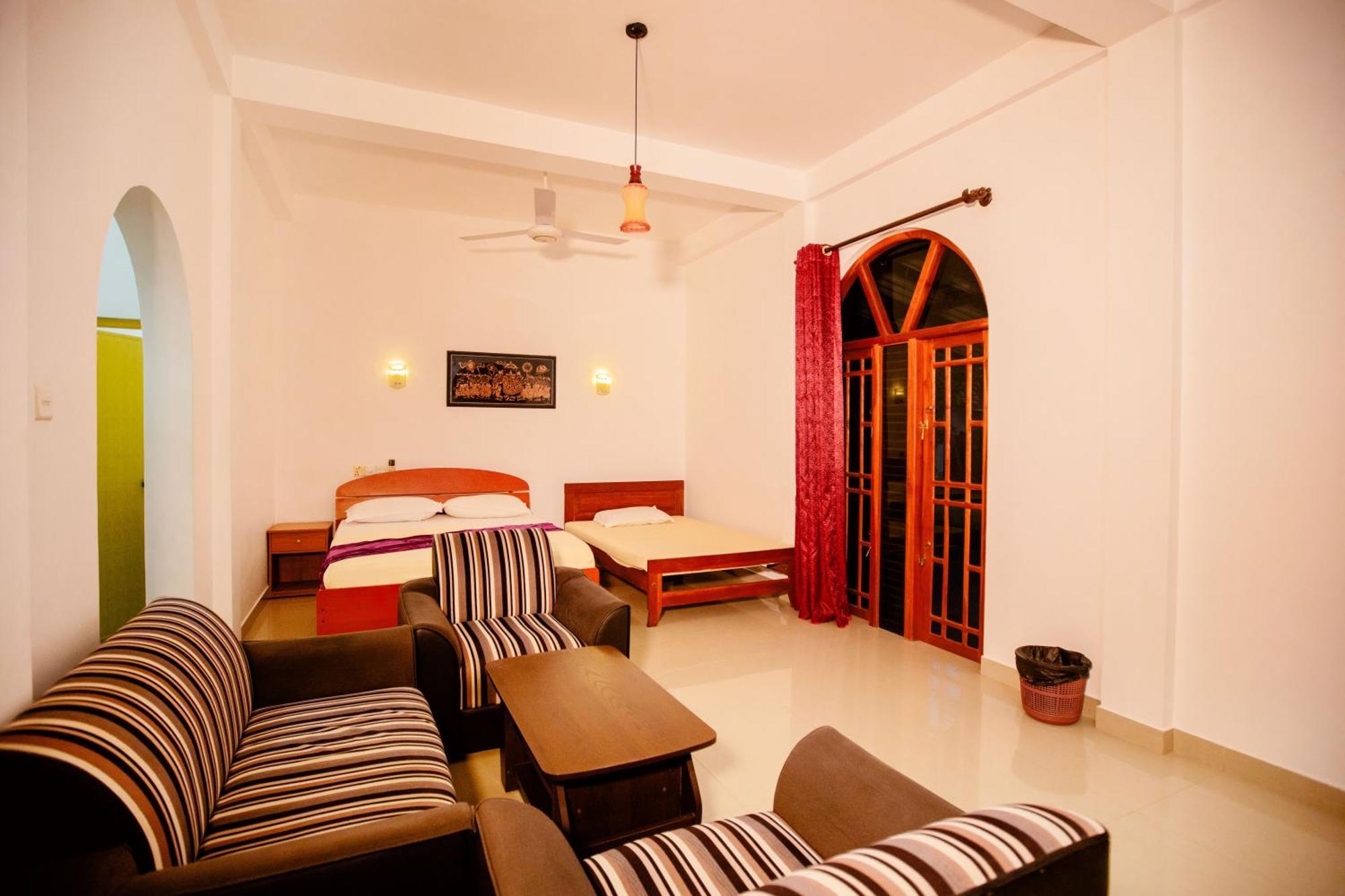 Yala River Face Inn Tissamaharama Bagian luar foto