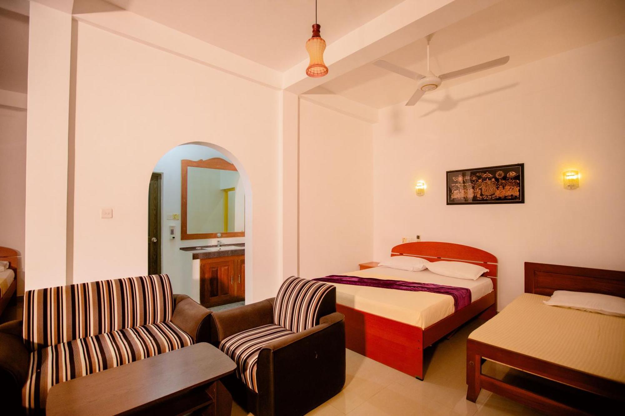 Yala River Face Inn Tissamaharama Bagian luar foto