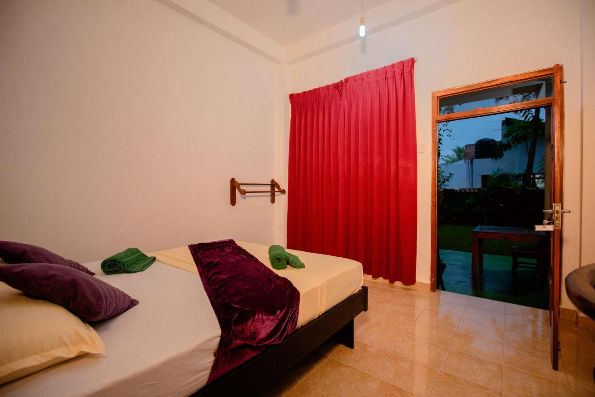Yala River Face Inn Tissamaharama Bagian luar foto