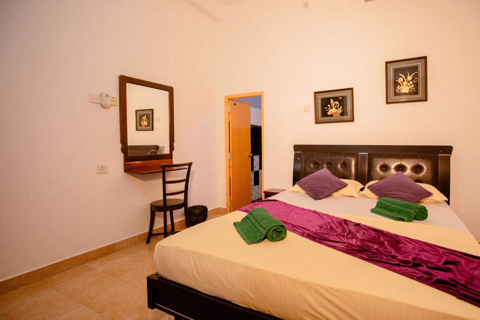 Yala River Face Inn Tissamaharama Bagian luar foto